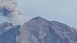 Semeru Erupsi Berulang, Kolom Abu Capai 900 Meter